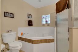 11417-Lake-Minneola-Shores--Clermont--FL-34711----17---Master-Bathroom.jpg