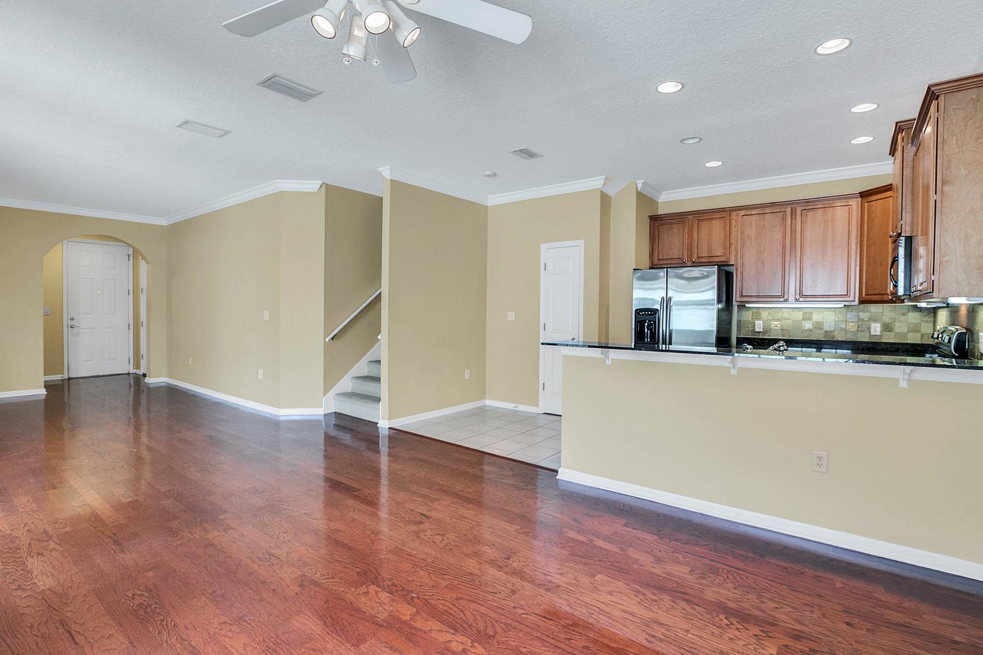 512-S-Orleans-Ave.--2-Tampa--FL-33606--03--Living-Area-2.jpg