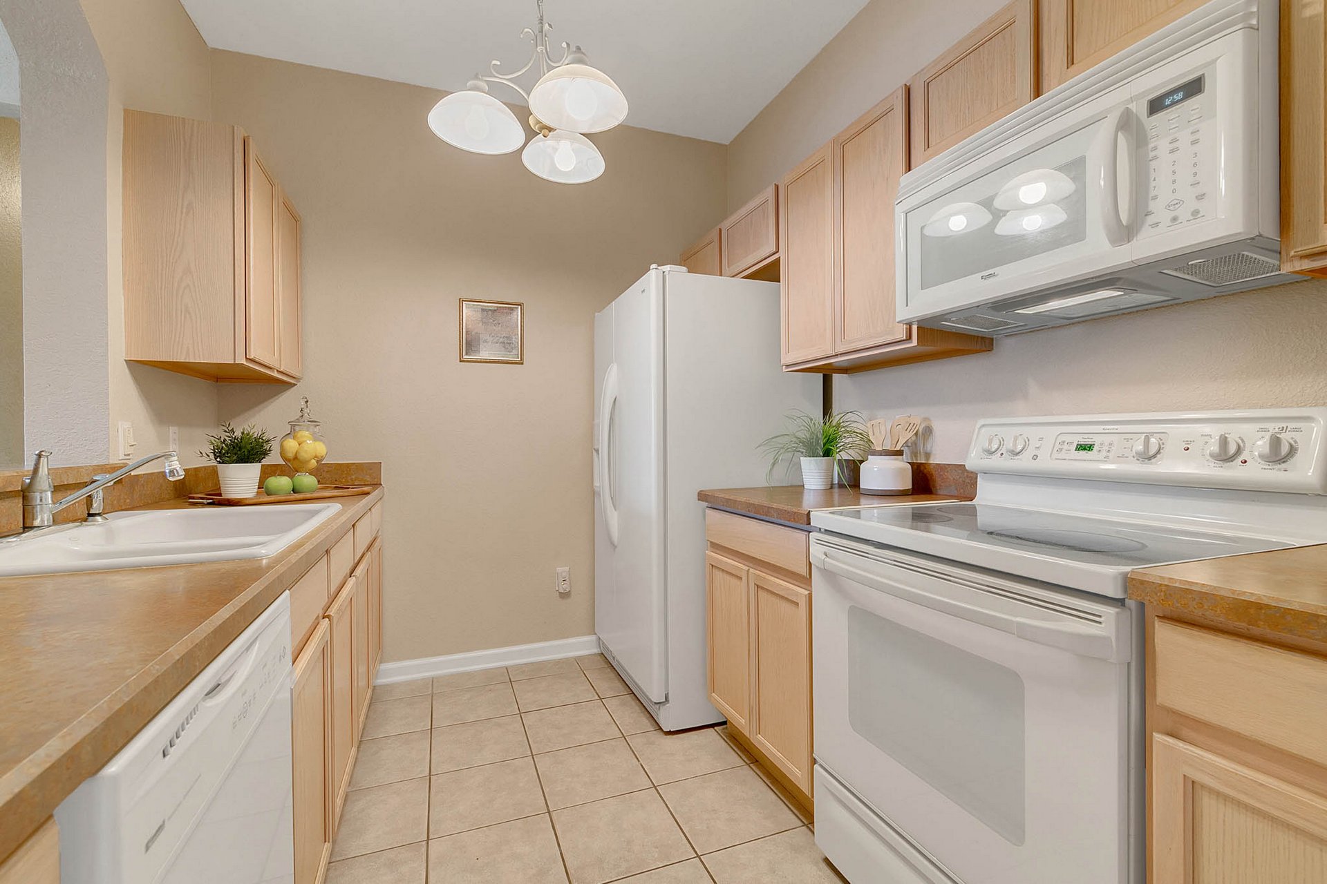 13500-Turtle-Marsh-Loop--823--Orlando--FL-32837----11---Kitchen.jpg