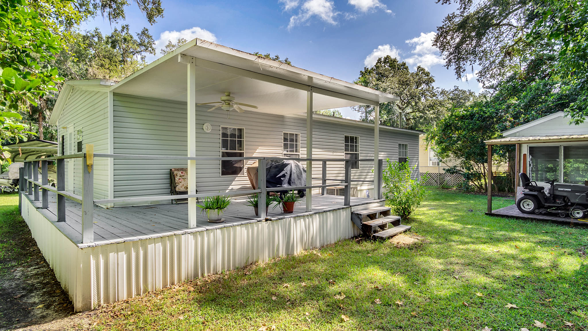 24024-Gobbler-Rd--Astor--FL-32102----19---Lanai.jpg