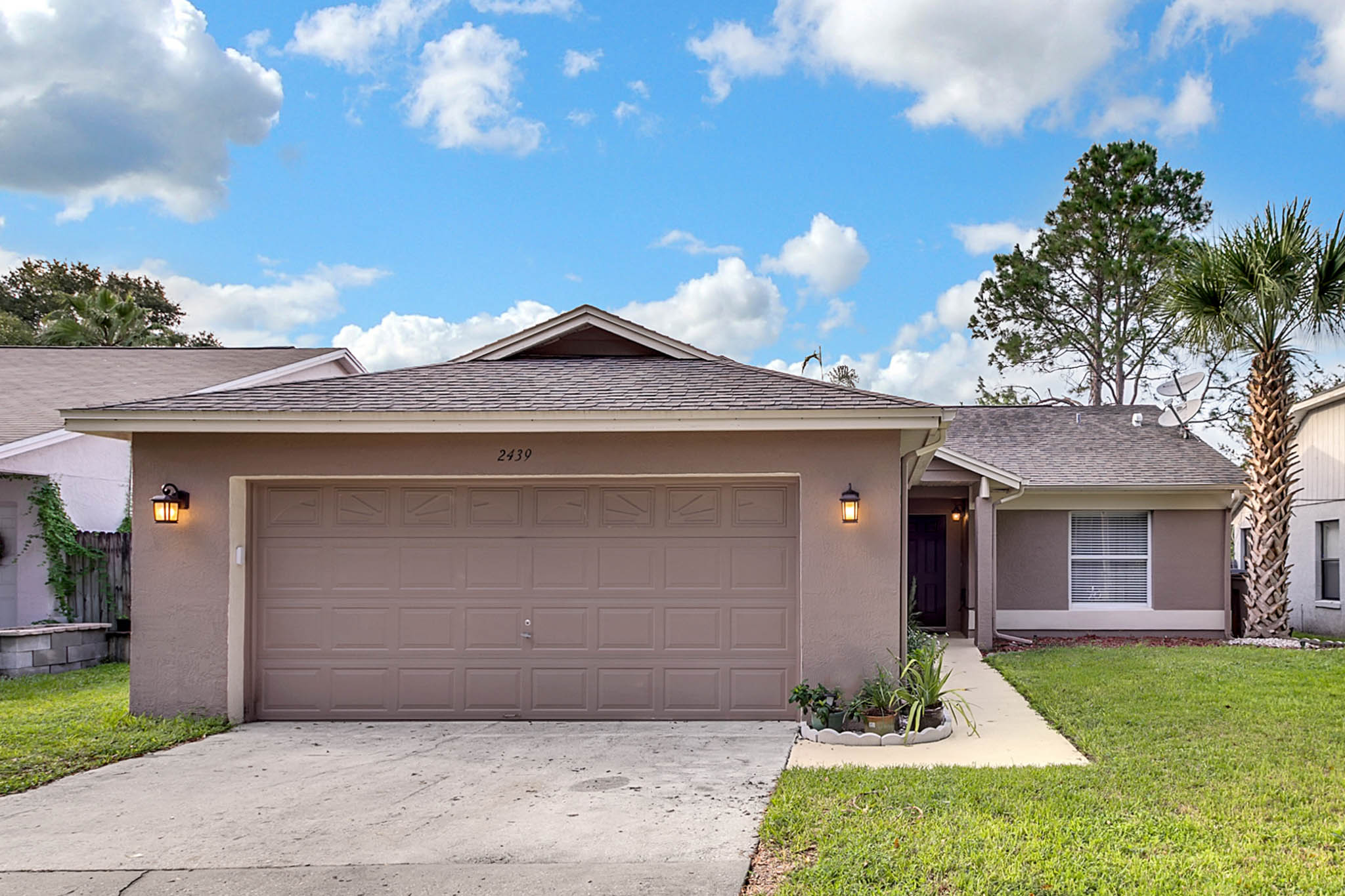 2439-Lake-Jackson-Cir--Apopka--FL-32703---01----Edit.jpg