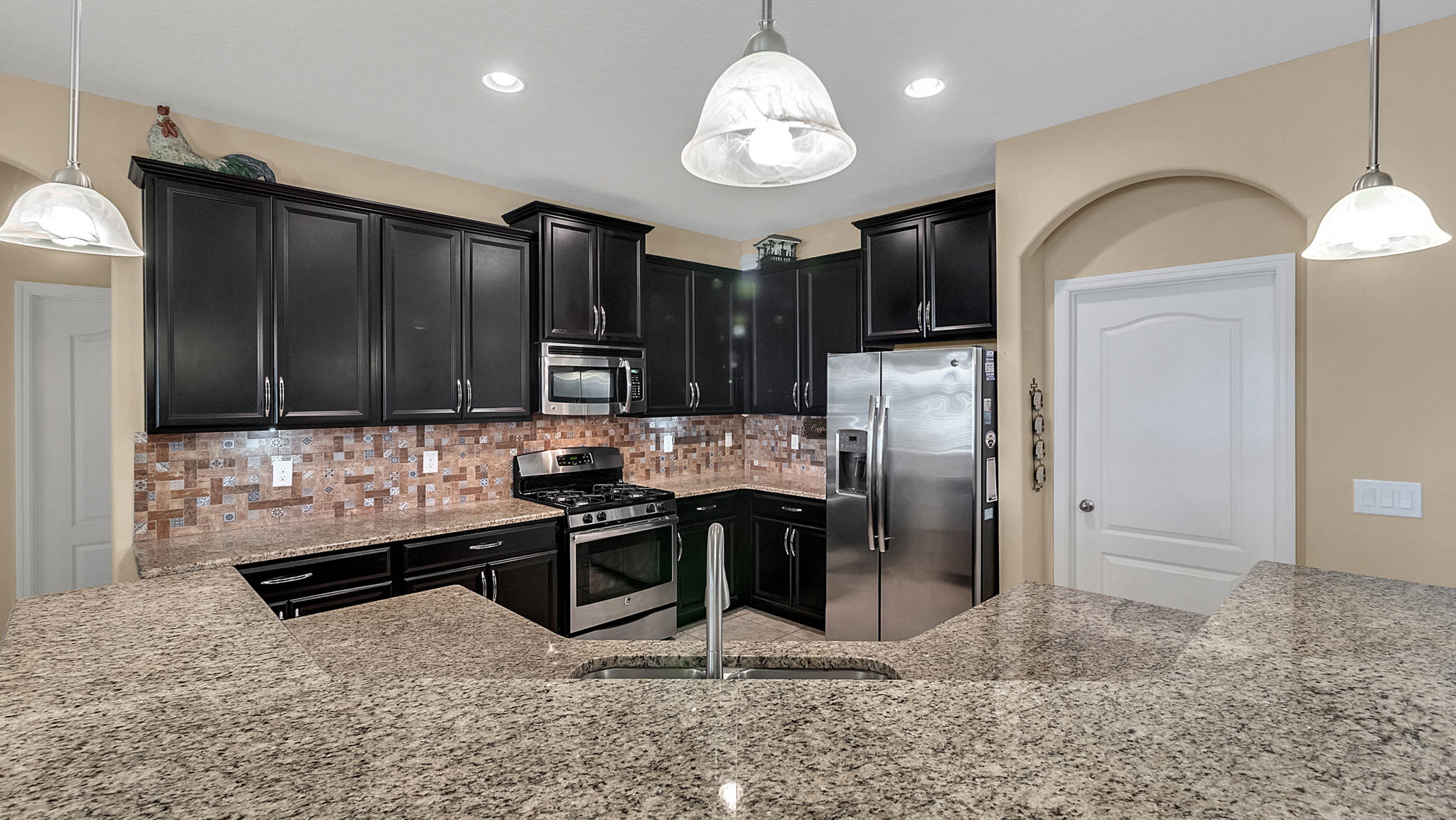 105-W-Cherry-Pl--DeLand--FL-32724----09---Kitchen.jpg
