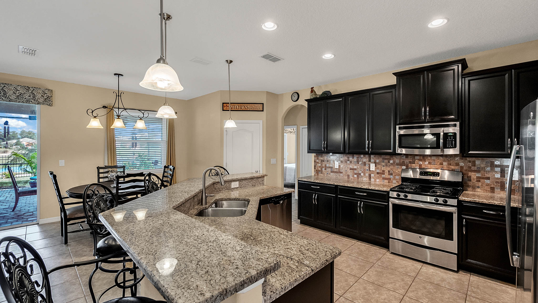 105-W-Cherry-Pl--DeLand--FL-32724----10---Kitchen.jpg
