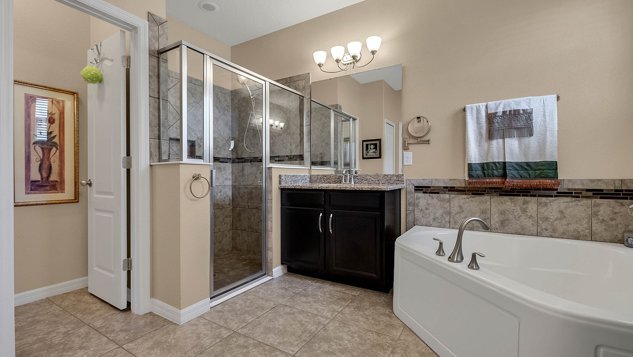 105-W-Cherry-Pl--DeLand--FL-32724----14---Master-Bathroom.jpg