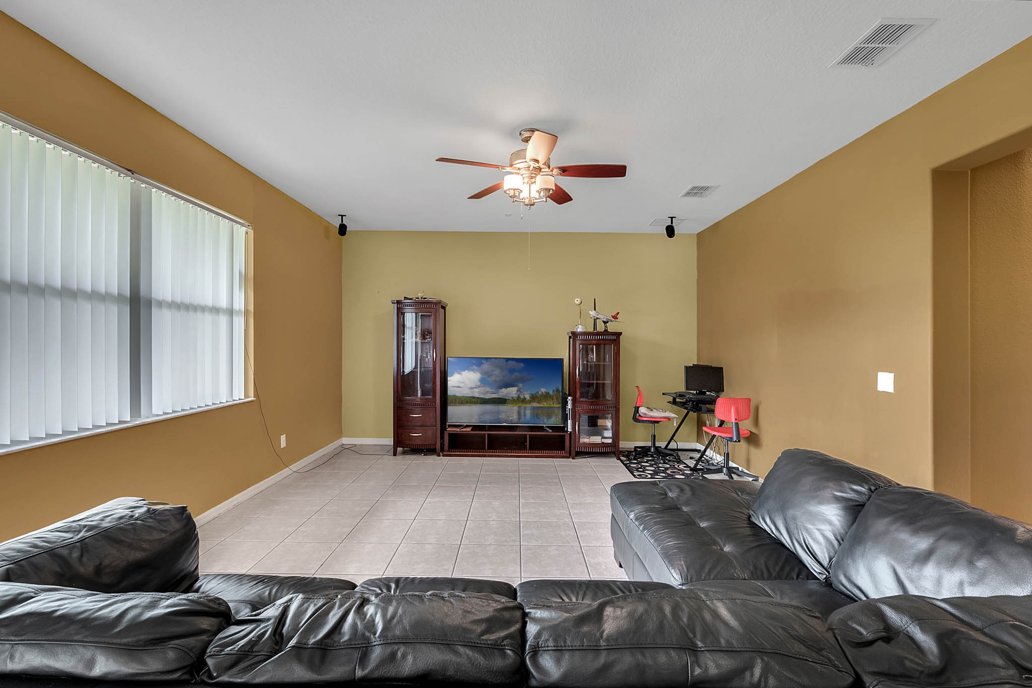 1885-Scrub-Jay-Rd--Apopka--FL-32703----07---Family-Room.jpg