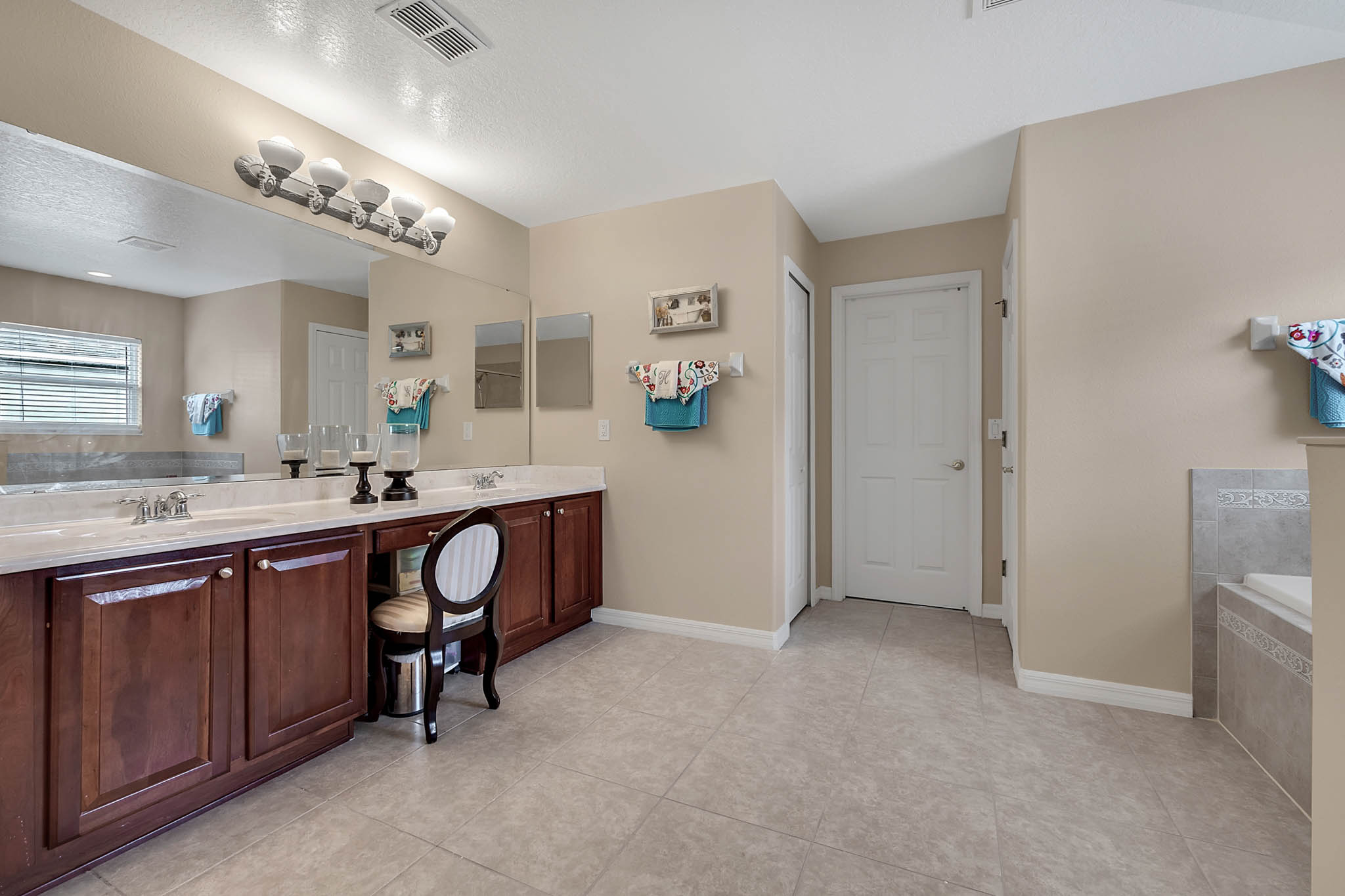 1885-Scrub-Jay-Rd--Apopka--FL-32703----18---Master-Bathroom.jpg