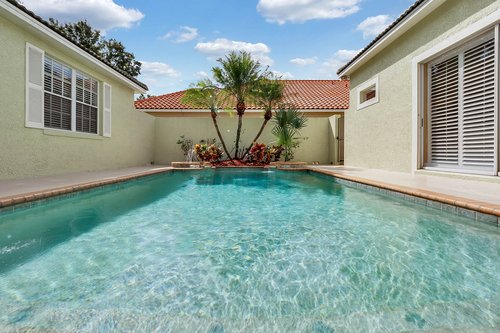 8245-Lake-Serene-Dr--Orlando--FL-32836---04---Pool.jpg