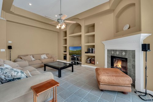 8245-Lake-Serene-Dr--Orlando--FL-32836---12---Family-Room.jpg