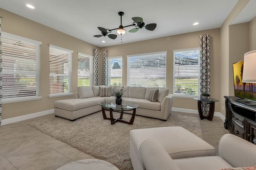 243-Silver-Maple-Rd--Groveland--FL-34736---07---Family-Room.jpg