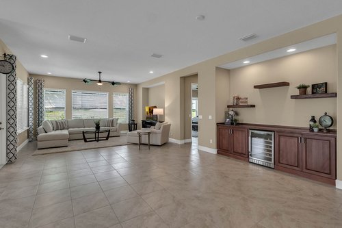 243-Silver-Maple-Rd--Groveland--FL-34736---08---Family-Room.jpg