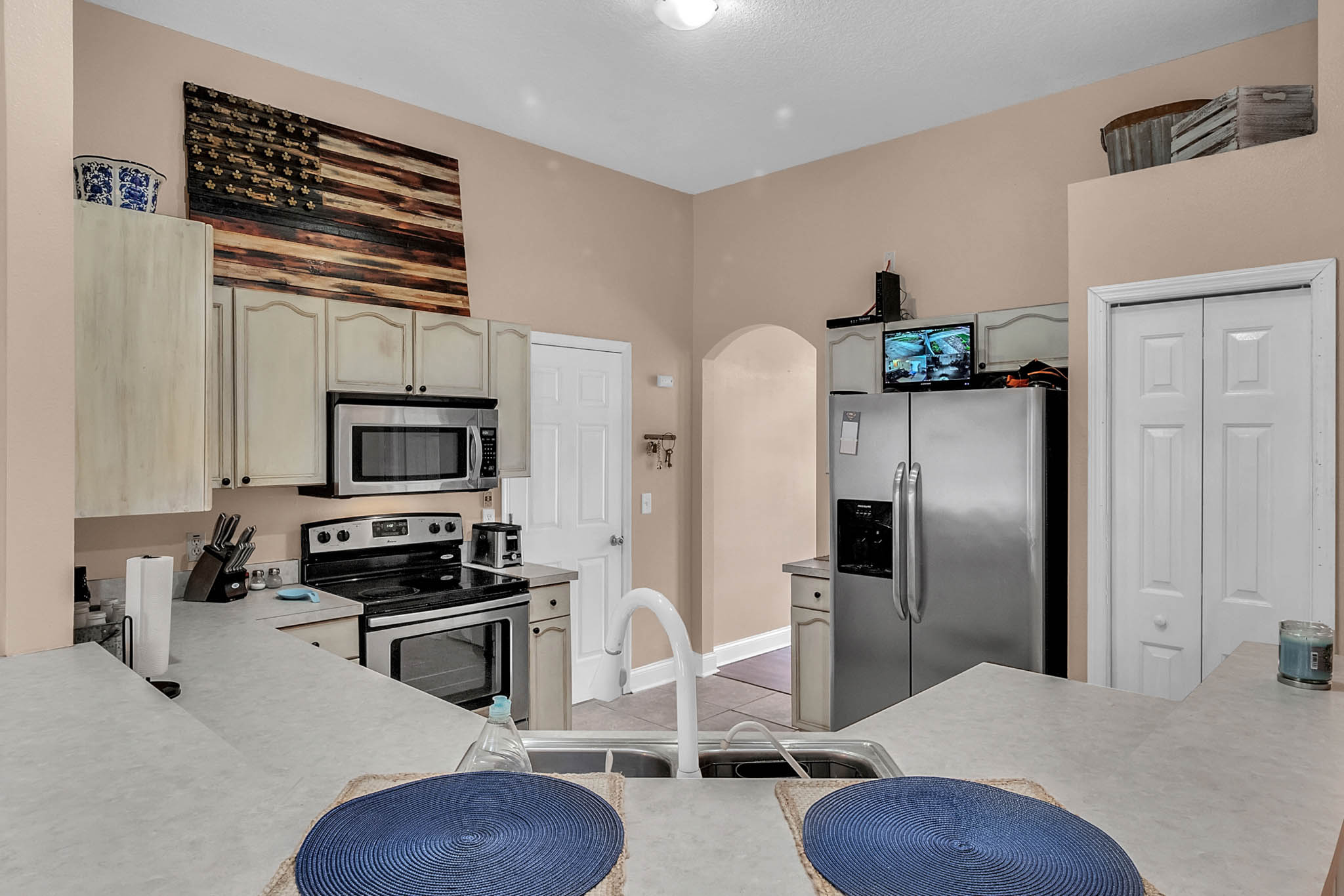 3605-Meadow-Green-Dr--Tavares--FL-32778----04---Kitchen.jpg