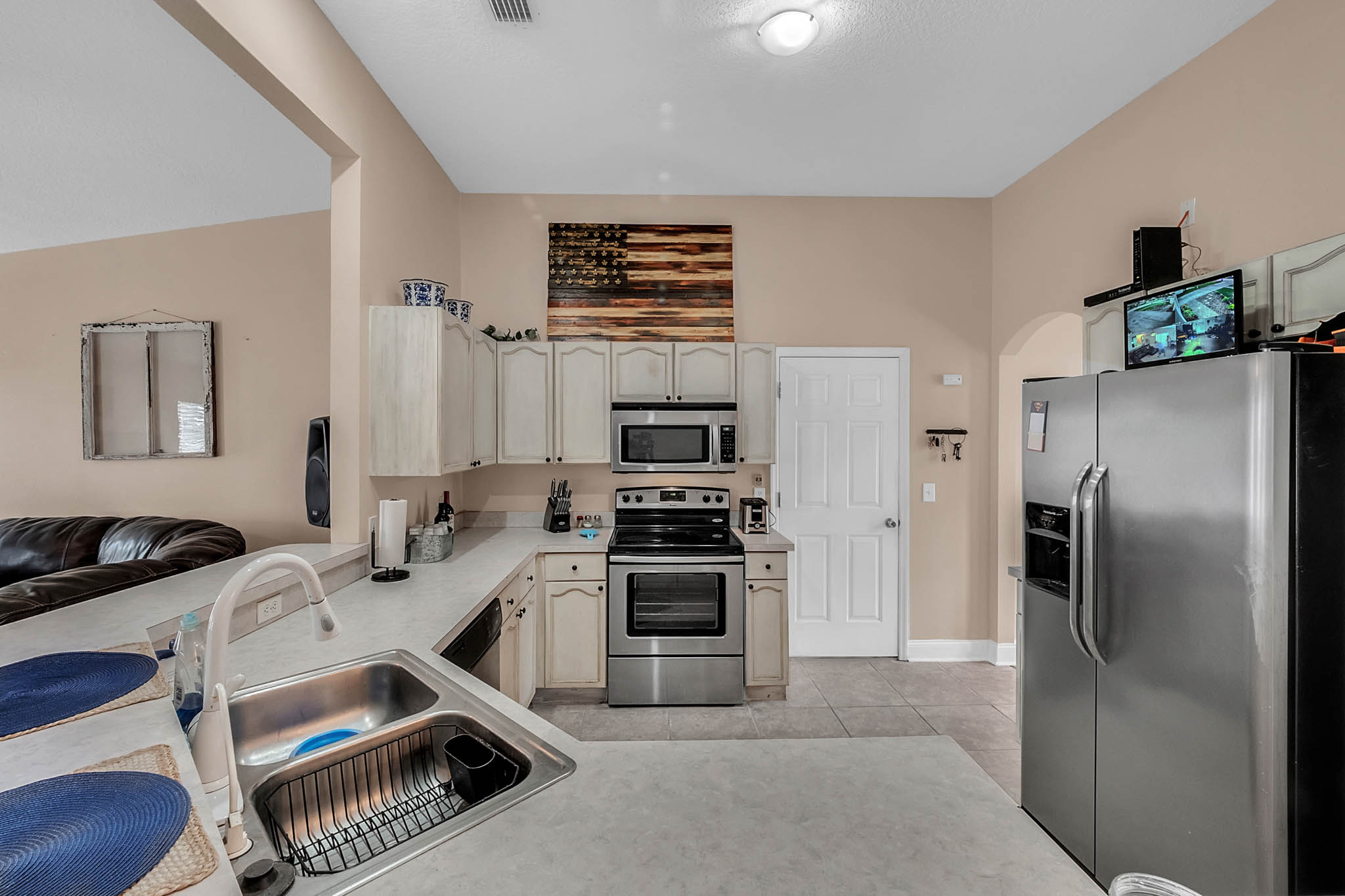 3605-Meadow-Green-Dr--Tavares--FL-32778----05---Kitchen.jpg