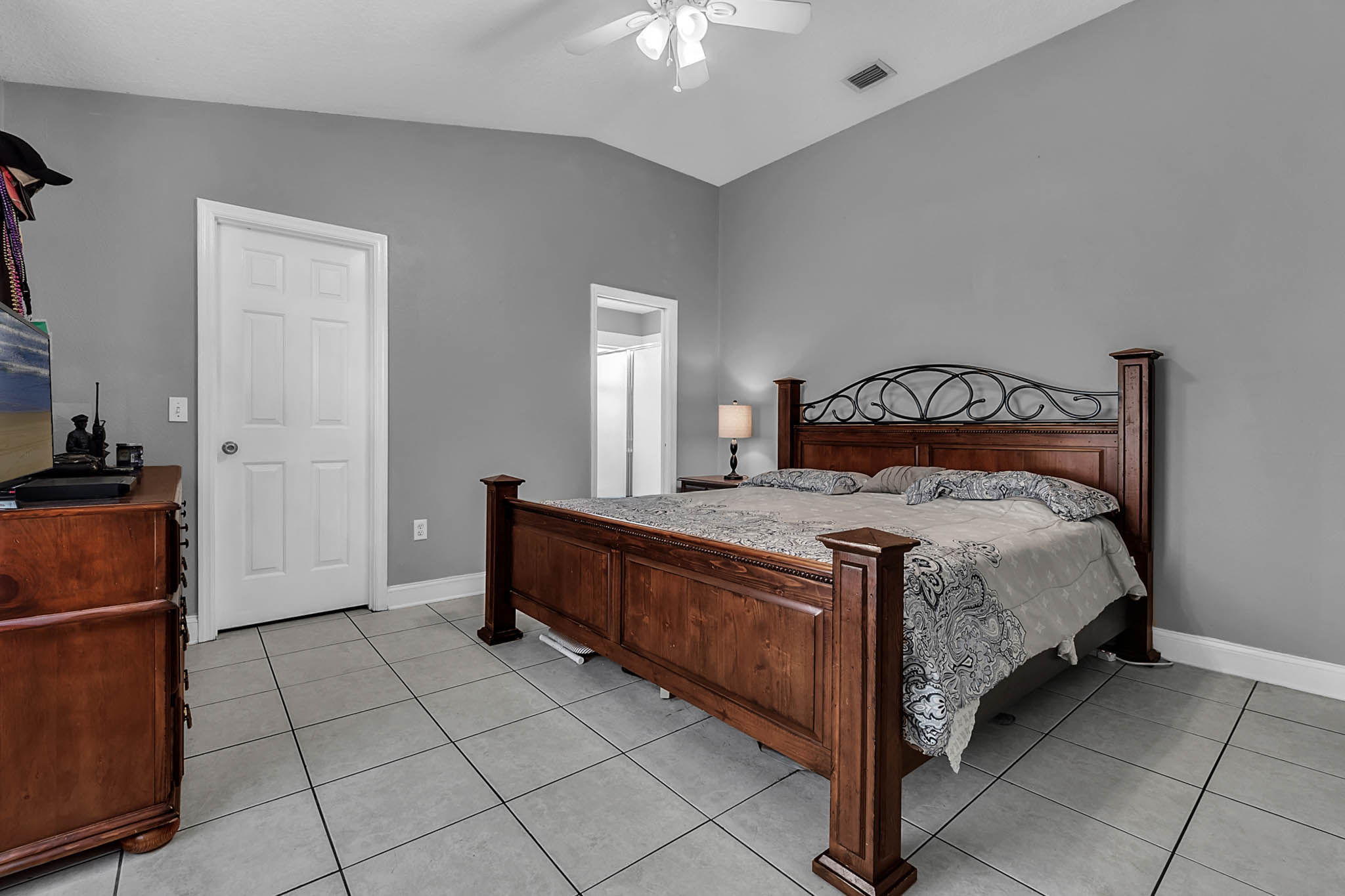 3605-Meadow-Green-Dr--Tavares--FL-32778----11---Master-Bedroom.jpg