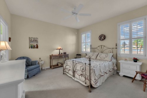 8015-St-James-Way--Mt-Dora--FL-32757----11---Master-Bedroom.jpg