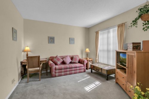 974-Knollwood-Dr--Davenport--FL-33837----05---Living.jpg