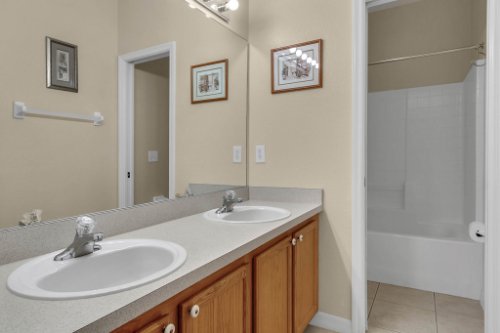 974-Knollwood-Dr--Davenport--FL-33837----20---Bathroom.jpg
