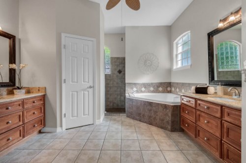 6114-Indian-Meadow-St--Orlando--FL-32819----24---Master-Bathroom.jpg