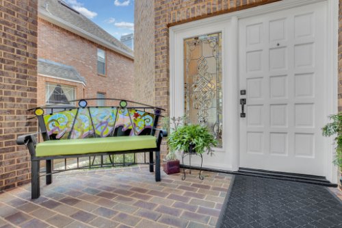 2706-Chambray-Ln.-Tampa--FL-33611--02--Porch-1---2.jpg