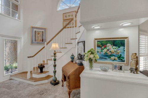 2706-Chambray-Ln.-Tampa--FL-33611--04--Foyer-1---2.jpg