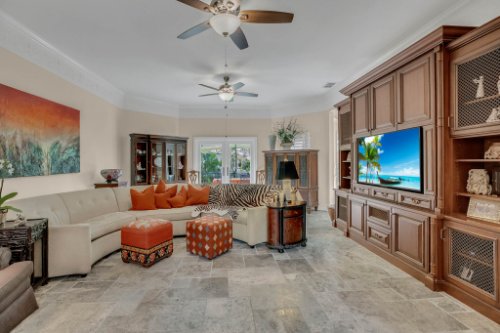 2706-Chambray-Ln.-Tampa--FL-33611--05--Living-Room-1---1.jpg