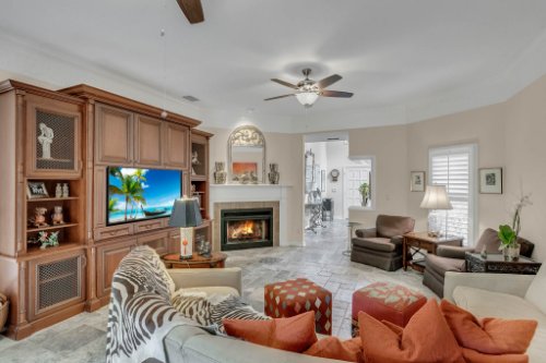 2706-Chambray-Ln.-Tampa--FL-33611--06--Living-Room-1----2.jpg