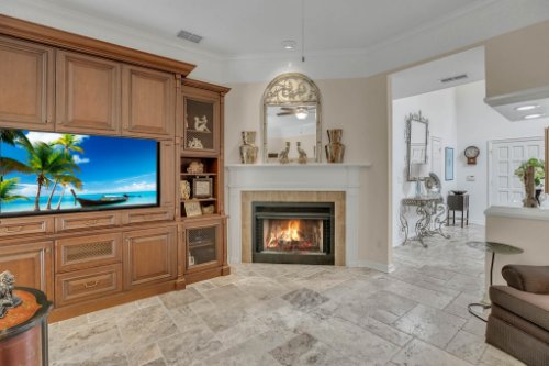 2706-Chambray-Ln.-Tampa--FL-33611--08--Living-Room-1----4.jpg