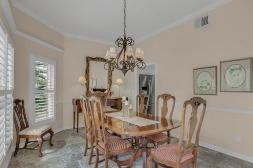 2706-Chambray-Ln.-Tampa--FL-33611--11--Dining-Room-1---3.jpg