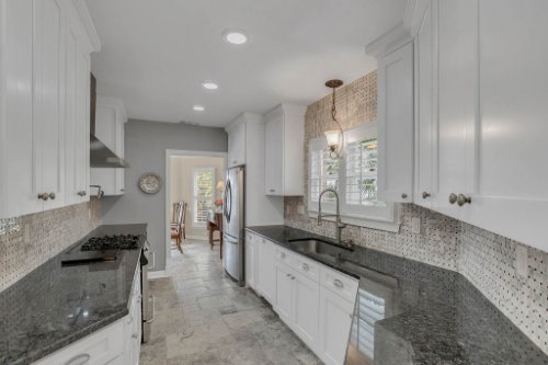 2706-Chambray-Ln.-Tampa--FL-33611--13--Kitchen-1----2.jpg