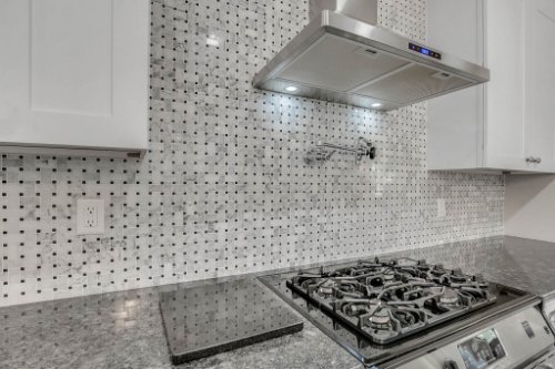 2706-Chambray-Ln.-Tampa--FL-33611--16--Kitchen-1-----5.jpg