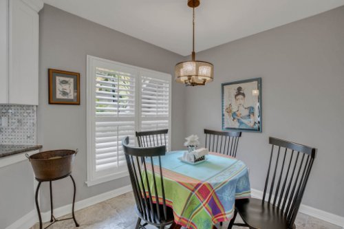 2706-Chambray-Ln.-Tampa--FL-33611--17--Breakfast-Nook.jpg