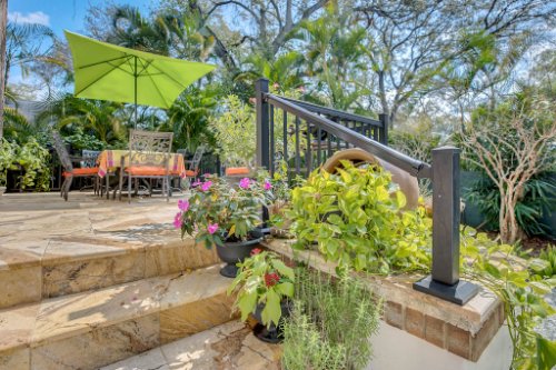 2706-Chambray-Ln.-Tampa--FL-33611--34--Patio-1----3.jpg