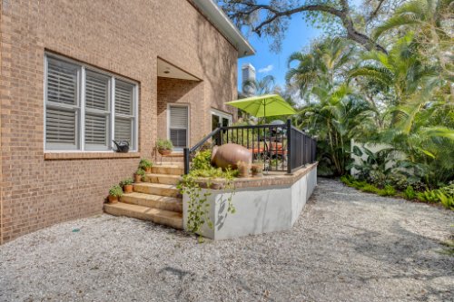 2706-Chambray-Ln.-Tampa--FL-33611--35--Back-Yard.jpg