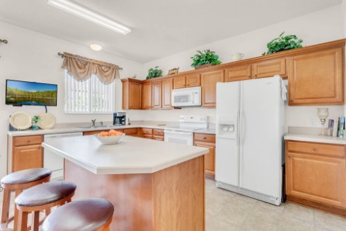 2719-Amanda-Kay-Way--Kissimmee--FL-34744----17---Kitchen.jpg