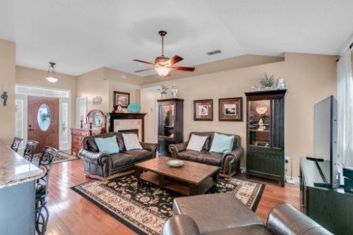 2251-Jessica-Ln--Kissimmee--FL-34744----04---Foyer.jpg