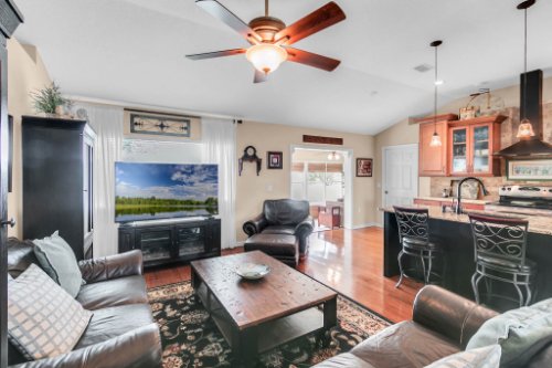 2251-Jessica-Ln--Kissimmee--FL-34744----07---Family-Room.jpg