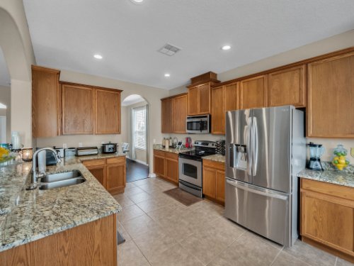 5549-Oakworth-Pl--Sanford--FL-32773----14---Kitchen.jpg