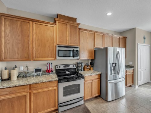 5549-Oakworth-Pl--Sanford--FL-32773----15---Kitchen.jpg