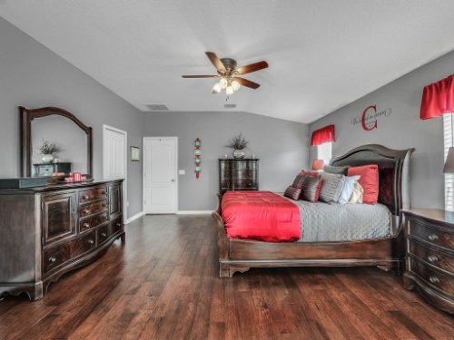5549-Oakworth-Pl--Sanford--FL-32773----26---Master-Bedroom.jpg