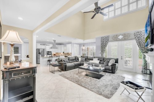1241-Bella-Vista-Cir--Longwood--FL-32779----09---Family-Room.jpg