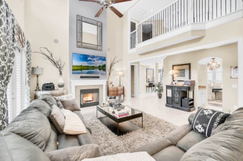 1241-Bella-Vista-Cir--Longwood--FL-32779----11---Family-Room.jpg