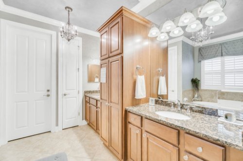 1241-Bella-Vista-Cir--Longwood--FL-32779----24---Master-Bathroom.jpg
