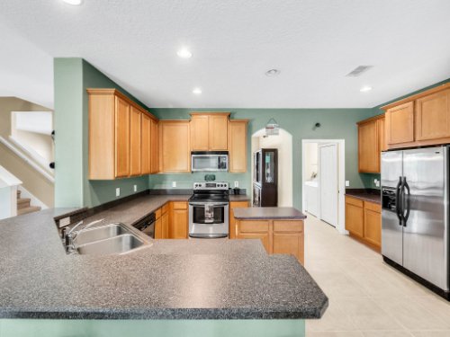 23539-Companero-Dr--Sorrento--FL-32776----14---Kitchen.jpg