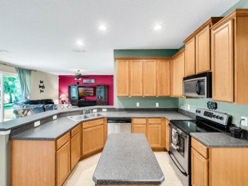 23539-Companero-Dr--Sorrento--FL-32776----16---Kitchen.jpg