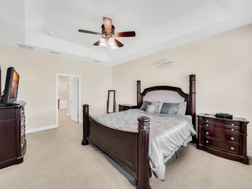 23539-Companero-Dr--Sorrento--FL-32776----21---Master-Bedroom.jpg