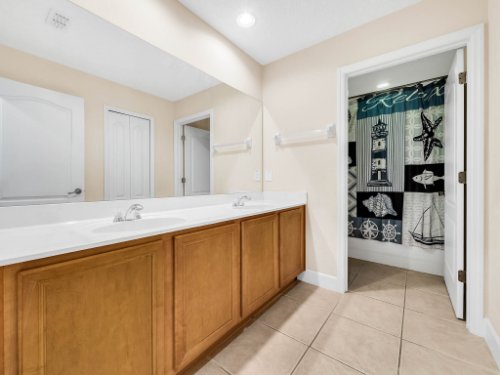 23539-Companero-Dr--Sorrento--FL-32776----27---Bathroom.jpg