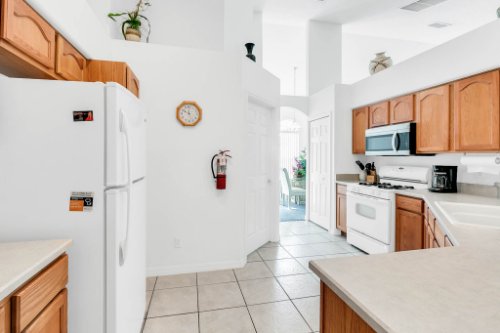 15931-Heron-Hill-St--Clermont--FL-34714----12---Kitchen.jpg