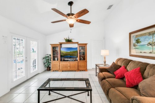 15931-Heron-Hill-St--Clermont--FL-34714----15---Family-Room.jpg