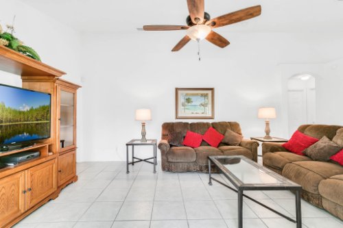 15931-Heron-Hill-St--Clermont--FL-34714----17---Family-Room.jpg