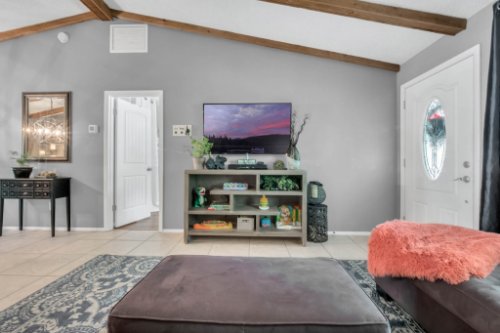 351-Howard-Blvd--Longwood--FL-32750----04---Family-Room.jpg