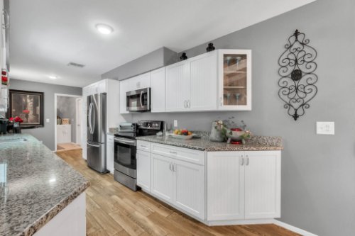 351-Howard-Blvd--Longwood--FL-32750----07---Kitchen.jpg